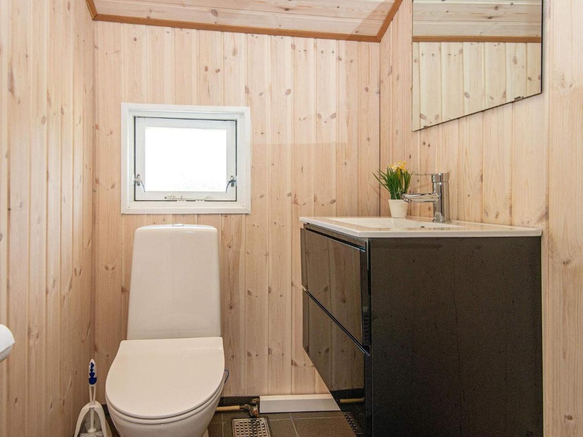 8 Person Holiday Home In Hejls エクステリア 写真